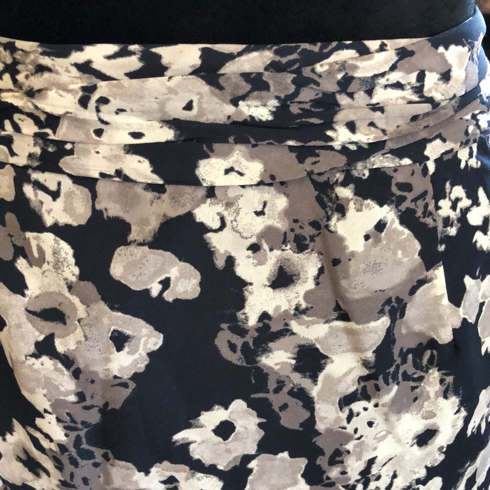 Banana Republic Faux Wrap Short Skirt Fully Lined - Picture 6 of 6